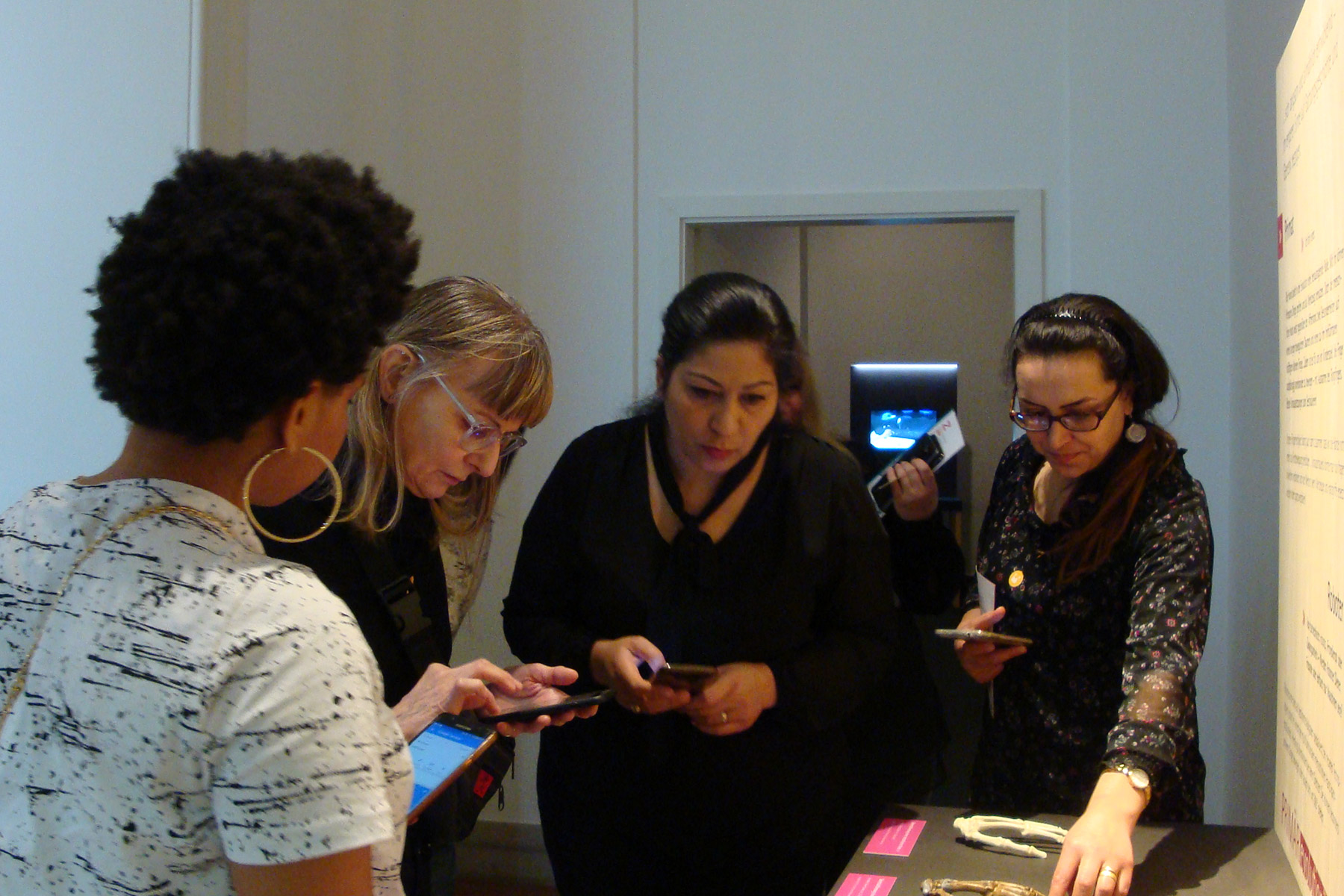 Teilnehmerinnen Weiterbildung für Migrantinnen im Museum für Kommunikation