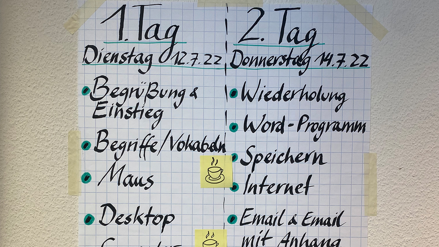 Kursplan für das IT-Training für geflüchtete Frauen in Eberswalde, entstanden im Rahmen der Multiplikator*innenschulung MIKADOplus. Foto: Amina Rayan © FCZB