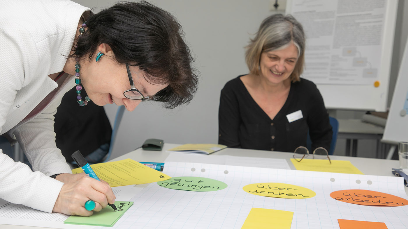 Was ist gelungen, was ist zu überdenken, was zu überarbeiten? In Workshops geht es um die Auswertung von Blended Learning in der Pflegeausbildung. Abschlusstagung der Digitalen Akademie Pflege 4.0. Foto: Christian Kielmann Was ist gelungen, was ist zu überdenken, was zu überarbeiten? In Workshops geht es um die Auswertung von Blended Learning in der Pflegeausbildung. Abschlusstagung der Digitalen Akademie Pflege 4.0. Foto: Christian Kielmann