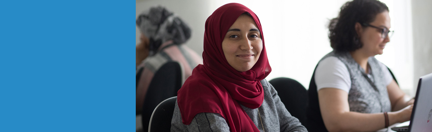 slider-1400-430-expertise-blau Teilnehmetrinnen-Foto Berufliche Orinetierung berufsbezogenes Deutsch