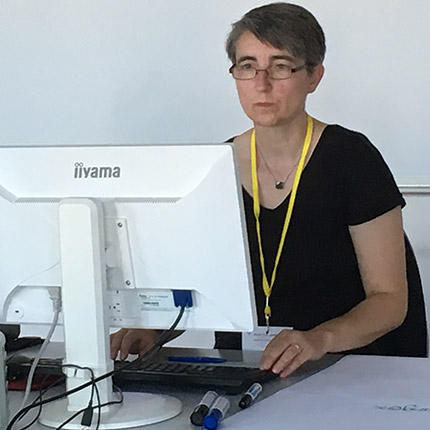 Barcamp #FrauenprojekteDigital im FCZB. Session "Onlinetools für Teamwork" mit Dr. Karin Windt (c) FCZB 2019 Barcamp #FrauenprojekteDigital im FCZB. Session "Onlinetools für Teamwork" mit Dr. Karin Windt (c) FCZB 2019